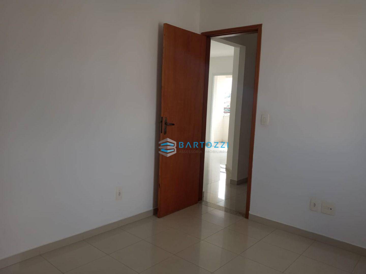 Apartamento à venda com 2 quartos, 70m² - Foto 13