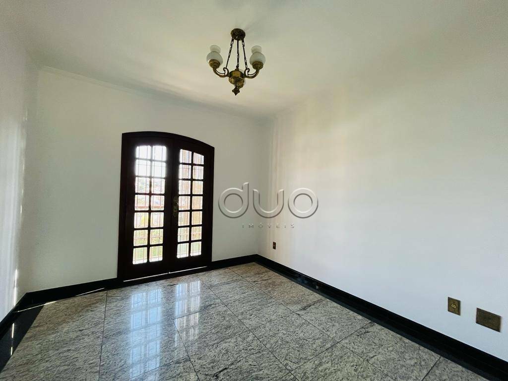 Casa à venda com 3 quartos, 244m² - Foto 27