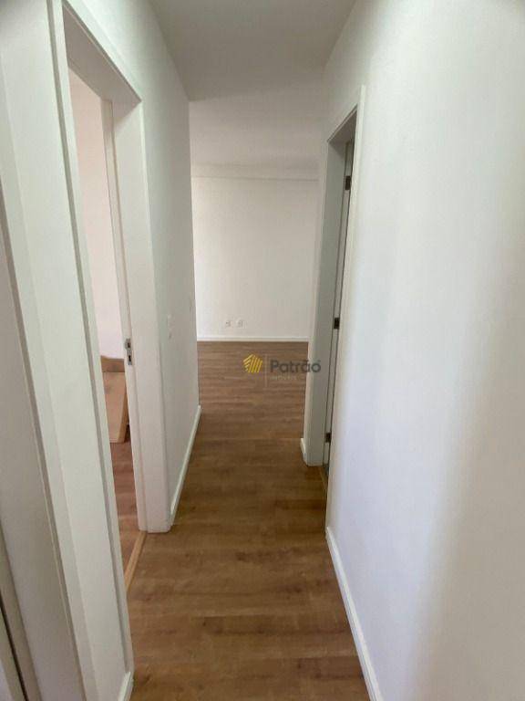 Apartamento à venda com 3 quartos, 71m² - Foto 2