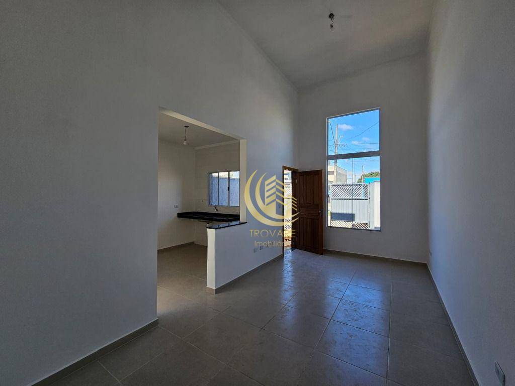 Casa à venda com 3 quartos, 88m² - Foto 2