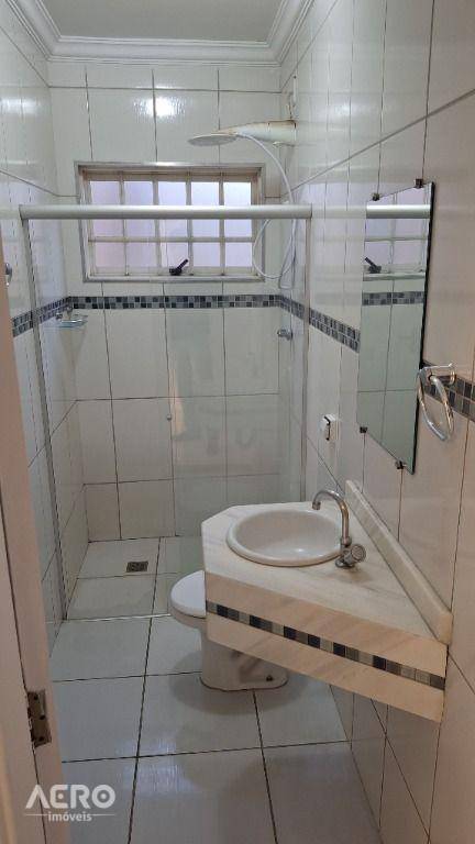 Casa à venda com 3 quartos, 193m² - Foto 5