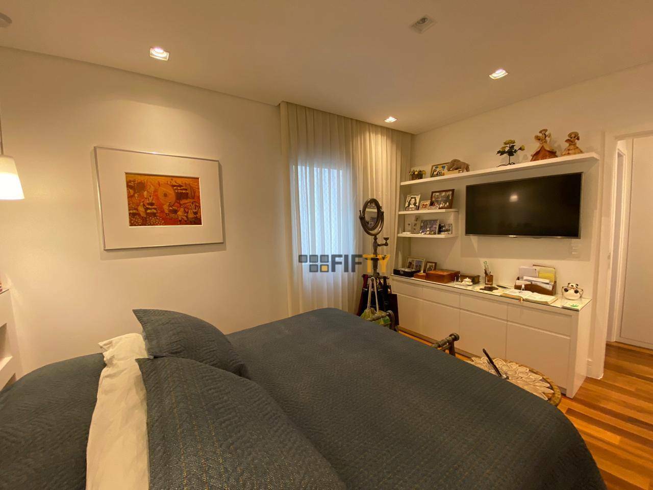 Apartamento à venda com 4 quartos, 191m² - Foto 14