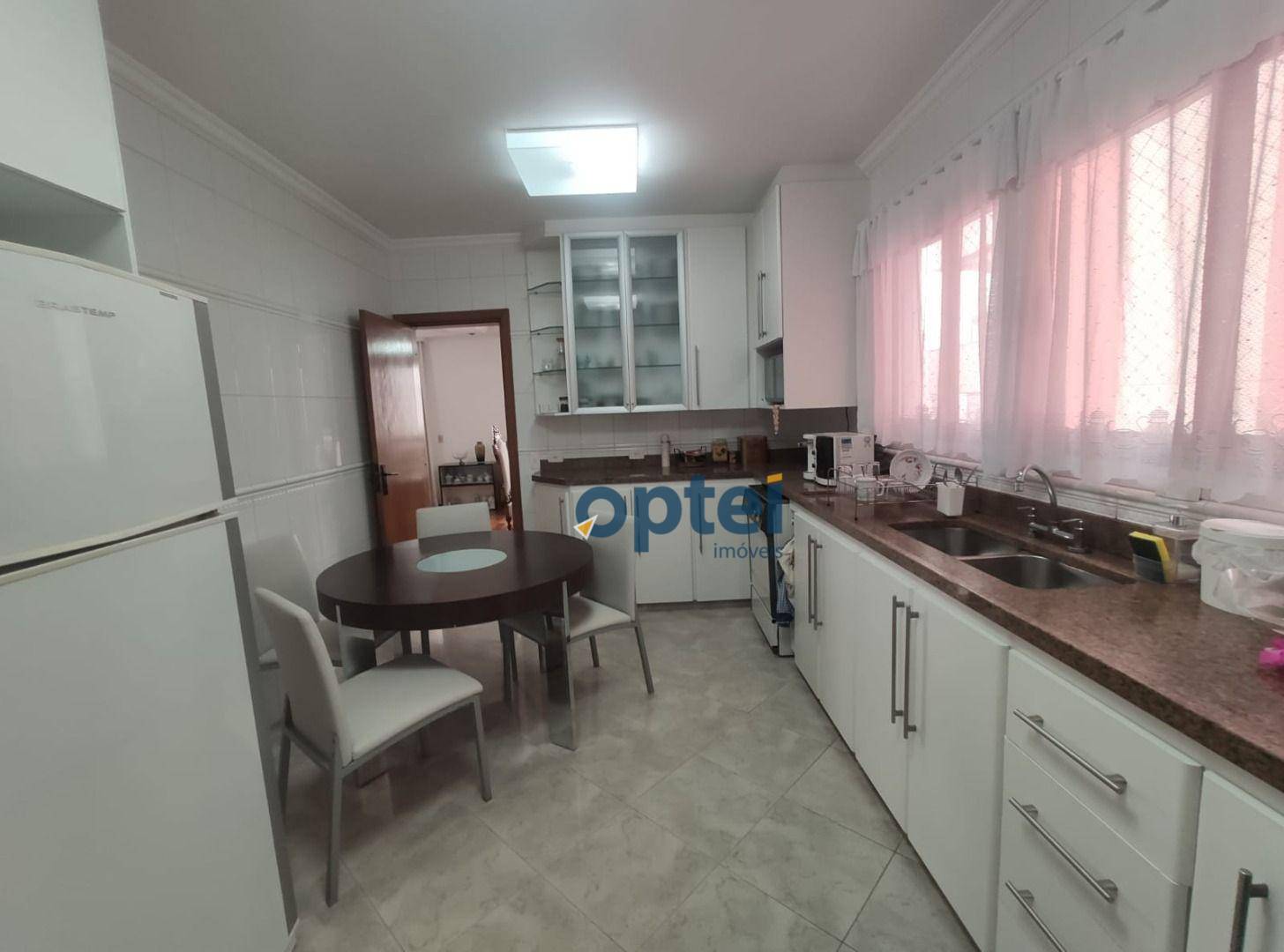 Apartamento à venda com 4 quartos, 210m² - Foto 9