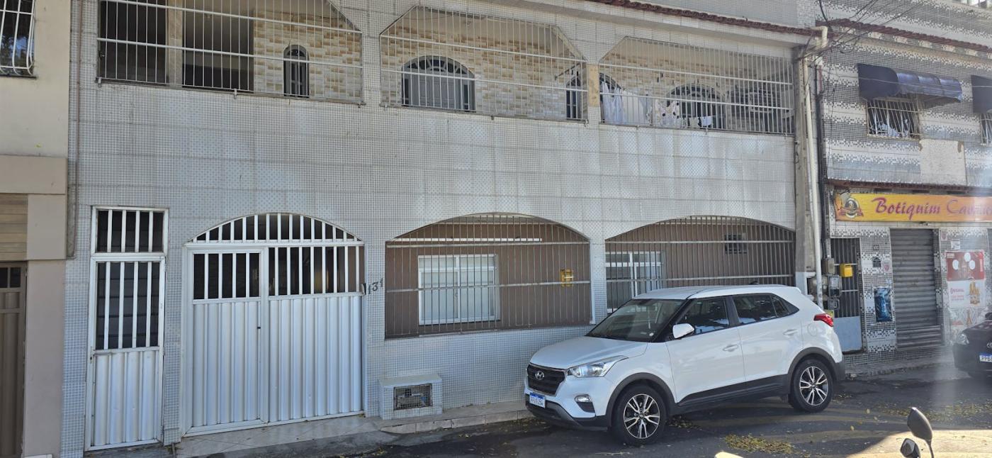 Casa à venda com 2 quartos, 100m² - Foto 1