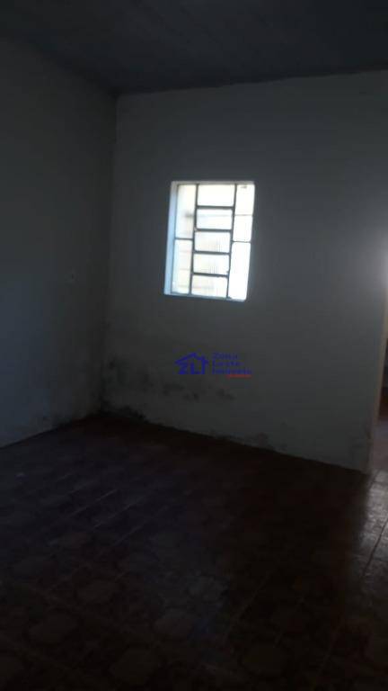 Casa à venda com 2 quartos, 100m² - Foto 3