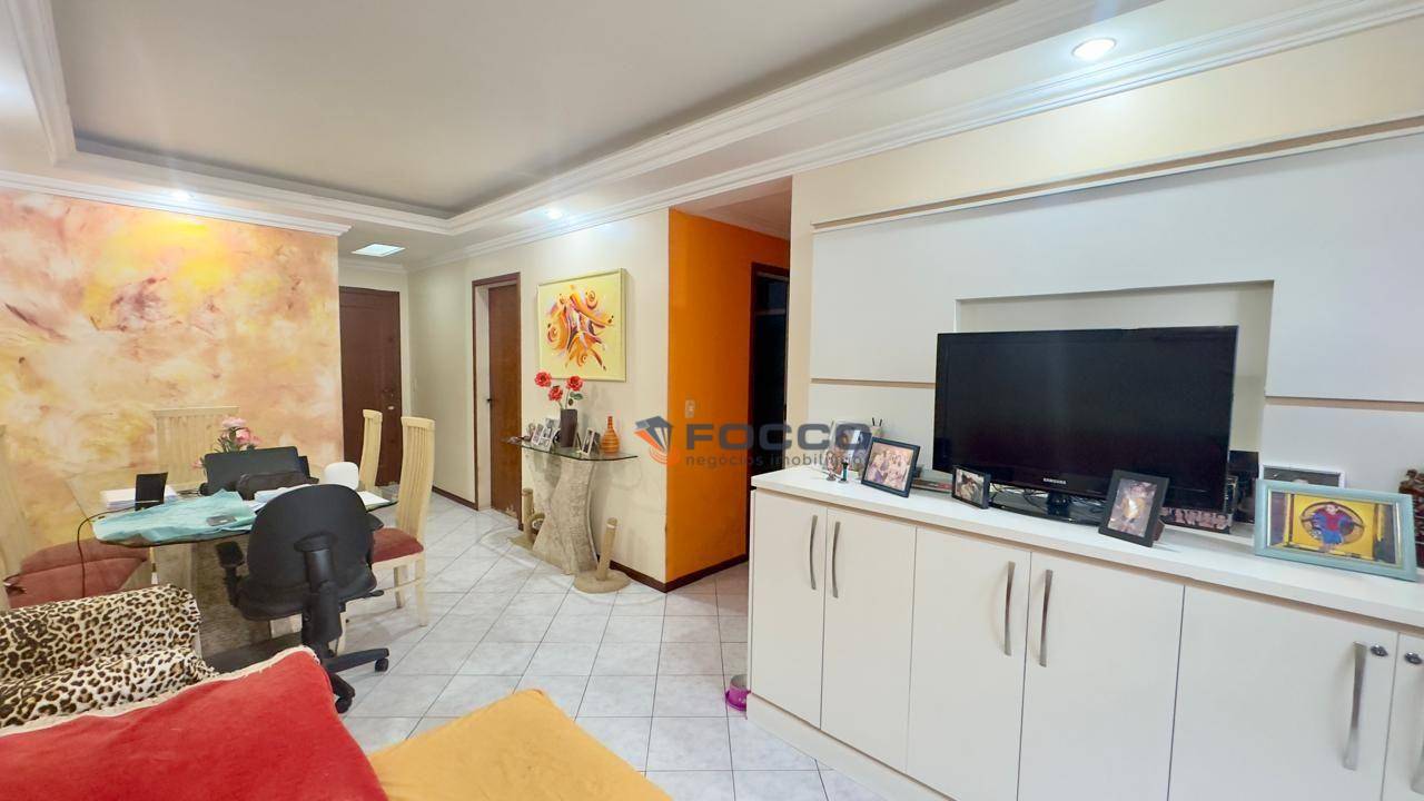 Apartamento à venda com 3 quartos, 79m² - Foto 1