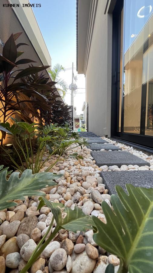 Casa de Condomínio à venda com 3 quartos, 250m² - Foto 23