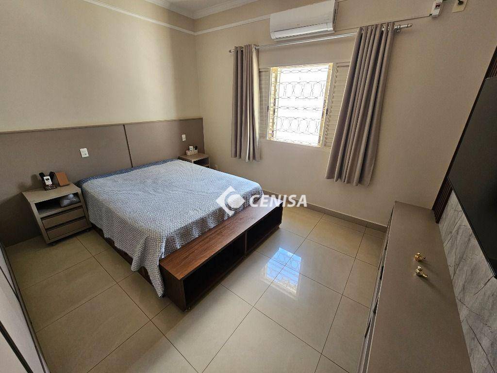 Casa à venda com 3 quartos, 236m² - Foto 22