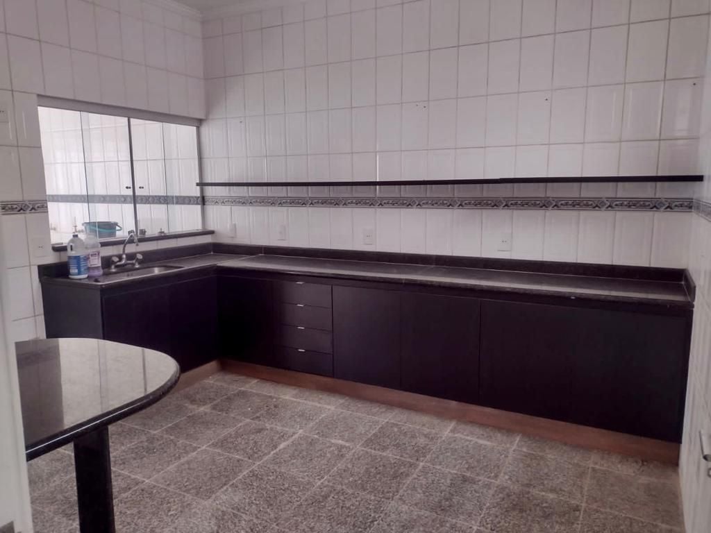 Casa à venda com 4 quartos, 320m² - Foto 20