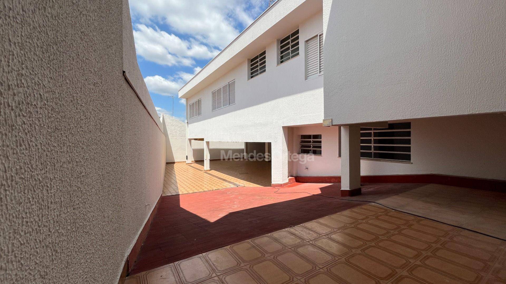 Casa para alugar com 3 quartos, 333m² - Foto 23