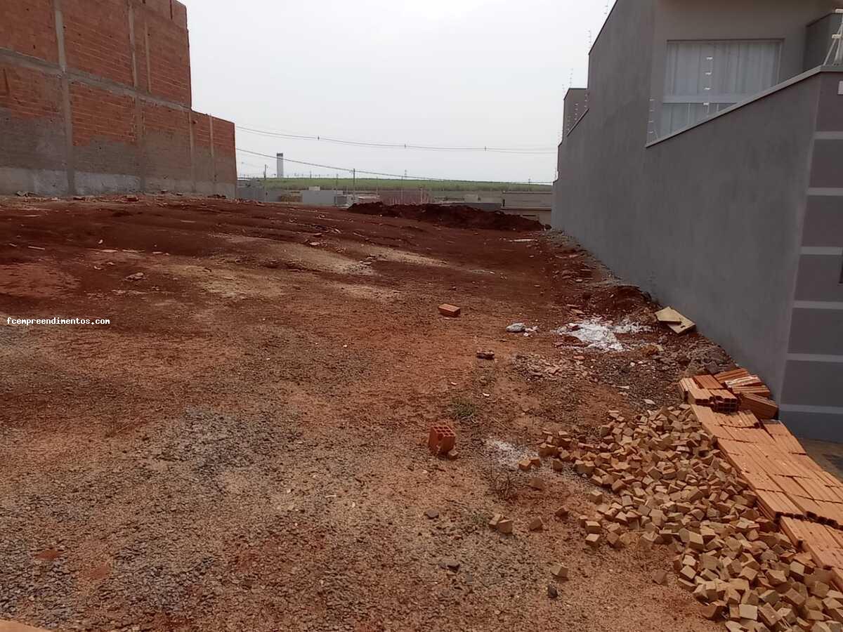 Terreno à venda, 200m² - Foto 1