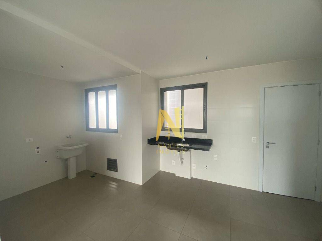 Apartamento à venda com 3 quartos, 114m² - Foto 14