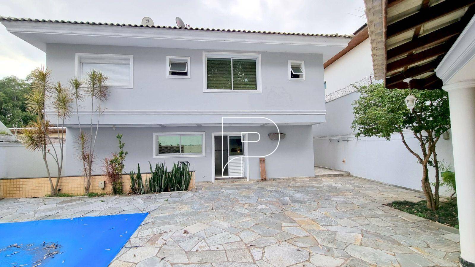 Casa à venda e aluguel com 4 quartos, 520m² - Foto 1