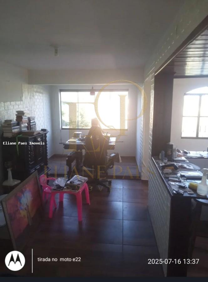 Casa à venda com 3 quartos, 360m² - Foto 2