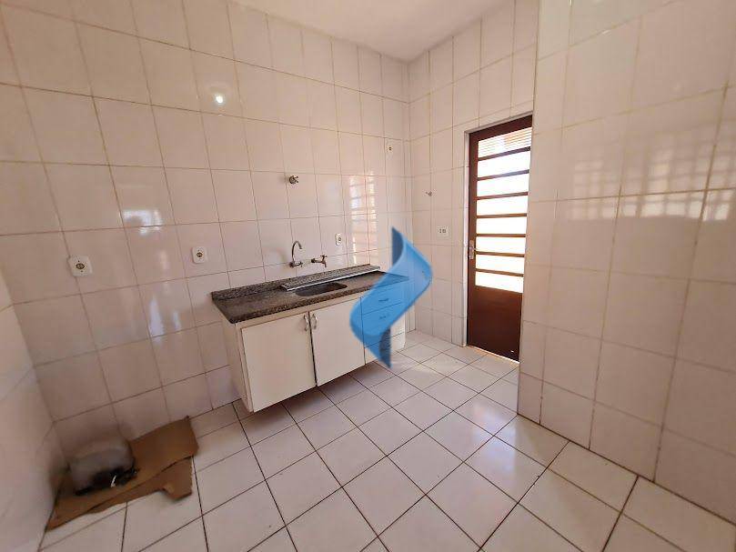 Casa para alugar com 3 quartos, 108m² - Foto 27