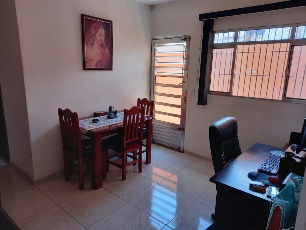 Casa à venda com 2 quartos, 156m² - Foto 13