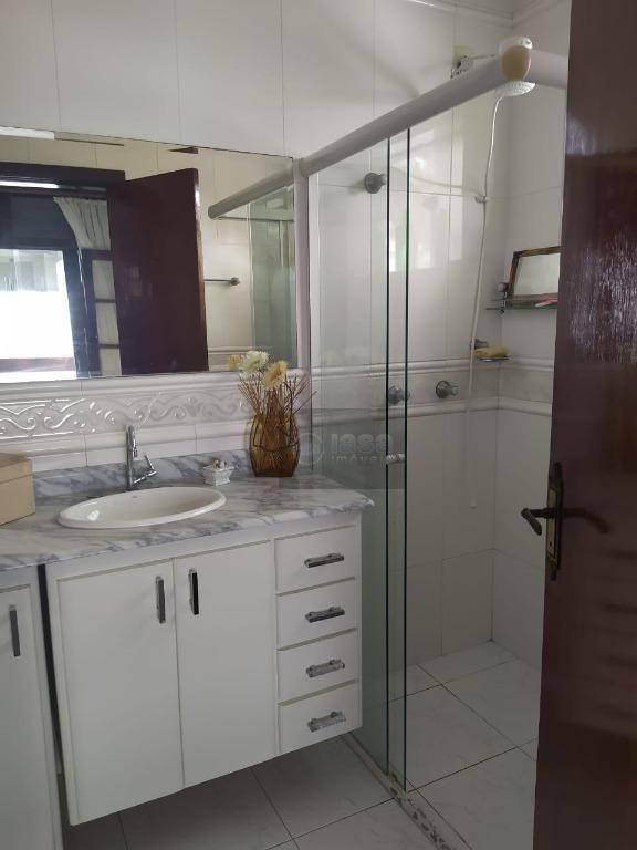 Casa à venda e aluguel com 4 quartos, 380m² - Foto 29