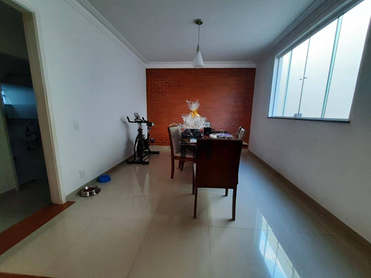 Casa à venda com 4 quartos, 260m² - Foto 26