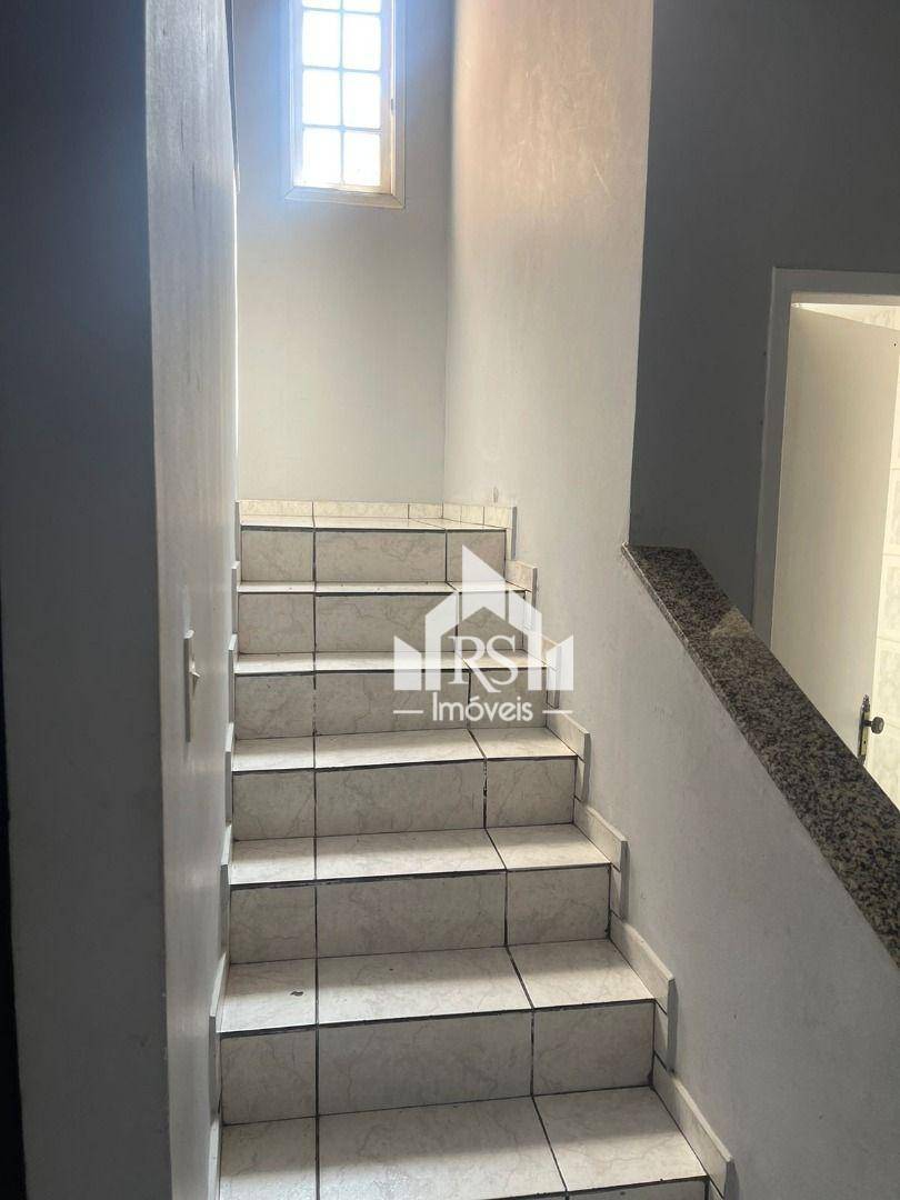 Casa à venda com 4 quartos, 200m² - Foto 19