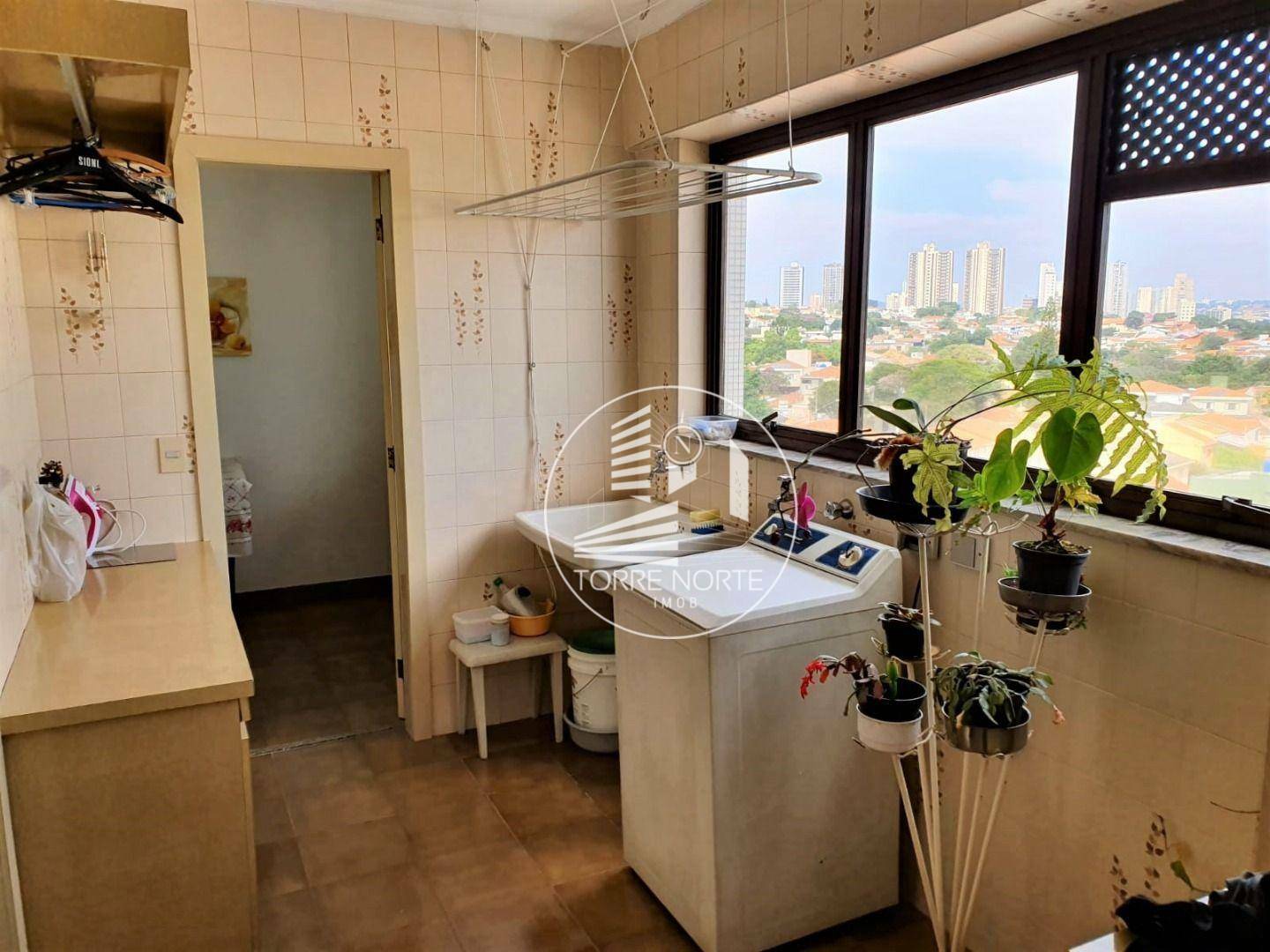 Apartamento à venda com 3 quartos, 240m² - Foto 27