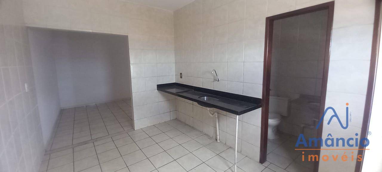 Casa à venda com 4 quartos, 238m² - Foto 16