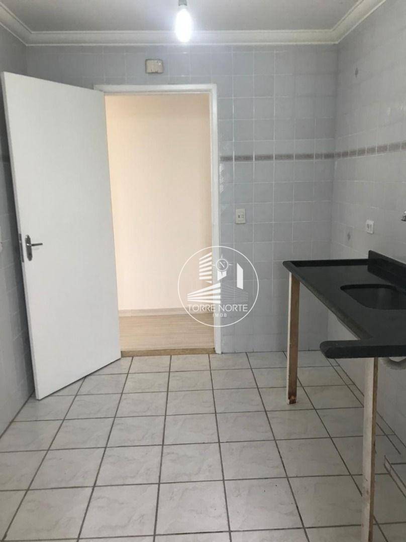 Apartamento à venda com 3 quartos, 73m² - Foto 4