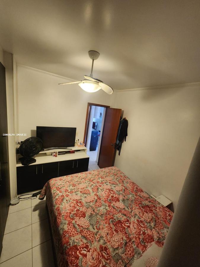 Apartamento à venda com 2 quartos, 65m² - Foto 3