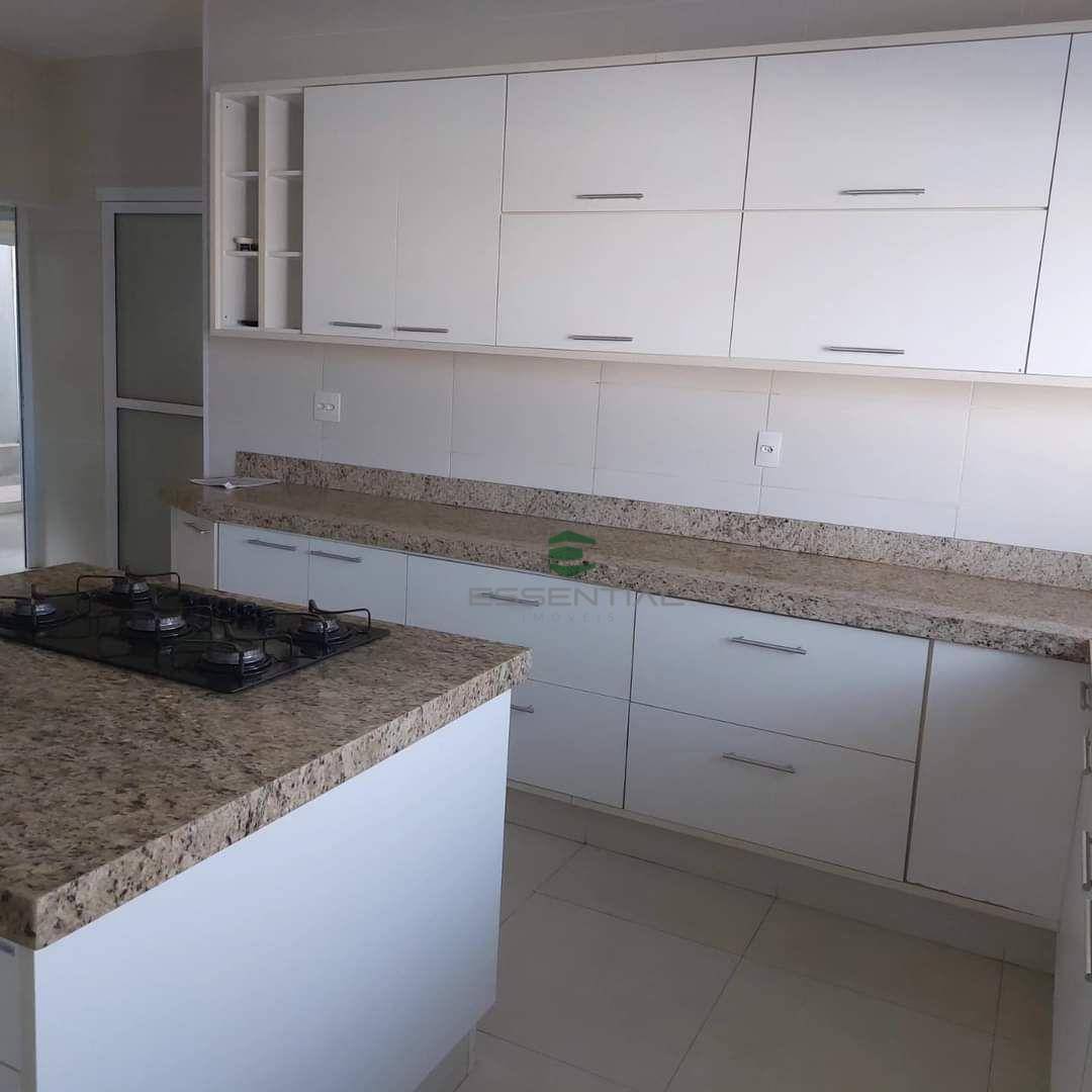 Casa de Condomínio à venda com 3 quartos, 248m² - Foto 1