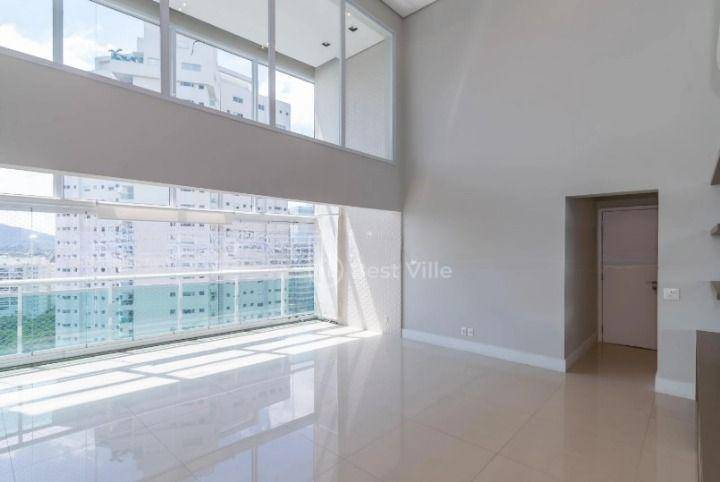 Apartamento para alugar com 3 quartos, 150m² - Foto 1