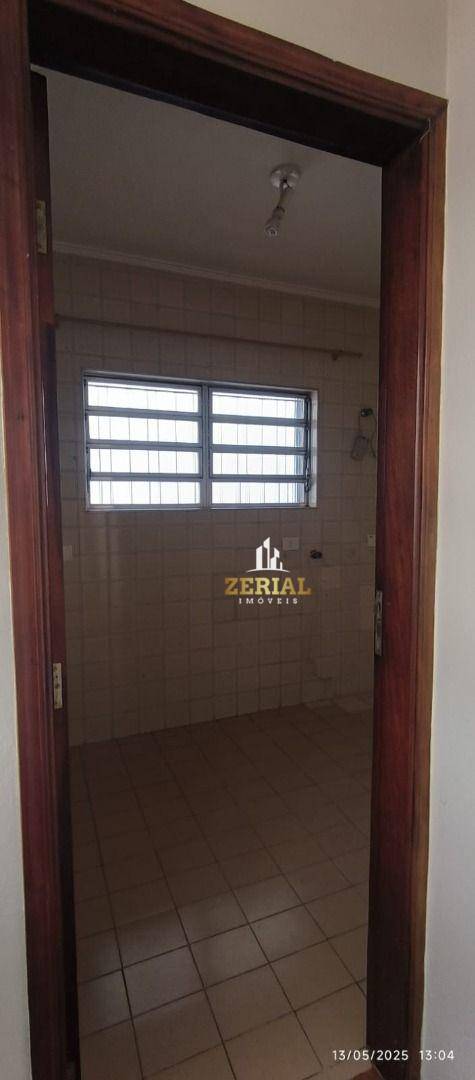 Casa para alugar com 4 quartos, 290m² - Foto 23