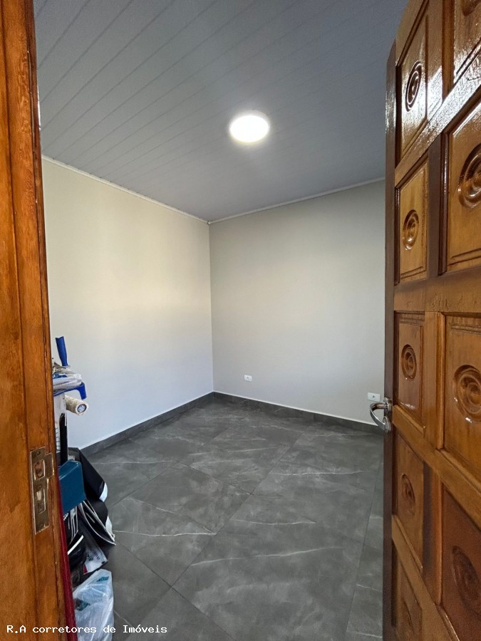 Casa à venda com 2 quartos, 180m² - Foto 13