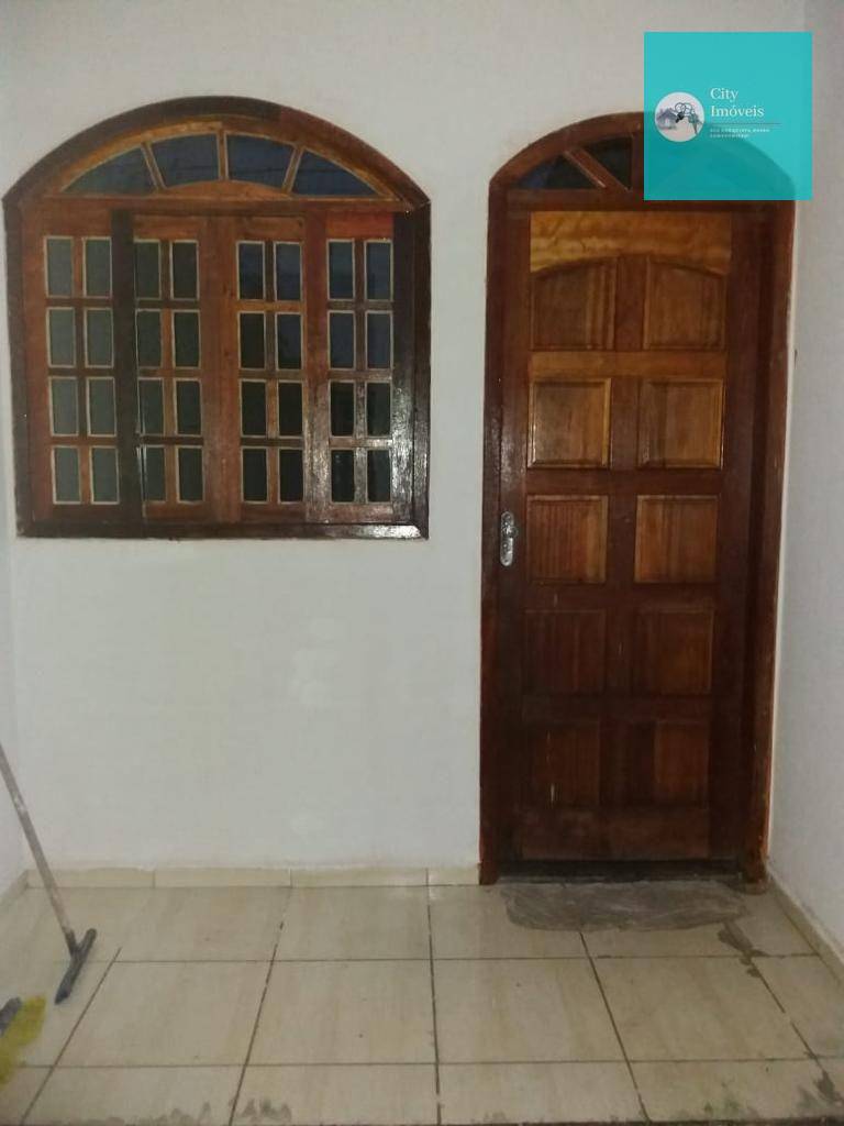 Casa à venda com 4 quartos, 80M2 - Foto 1