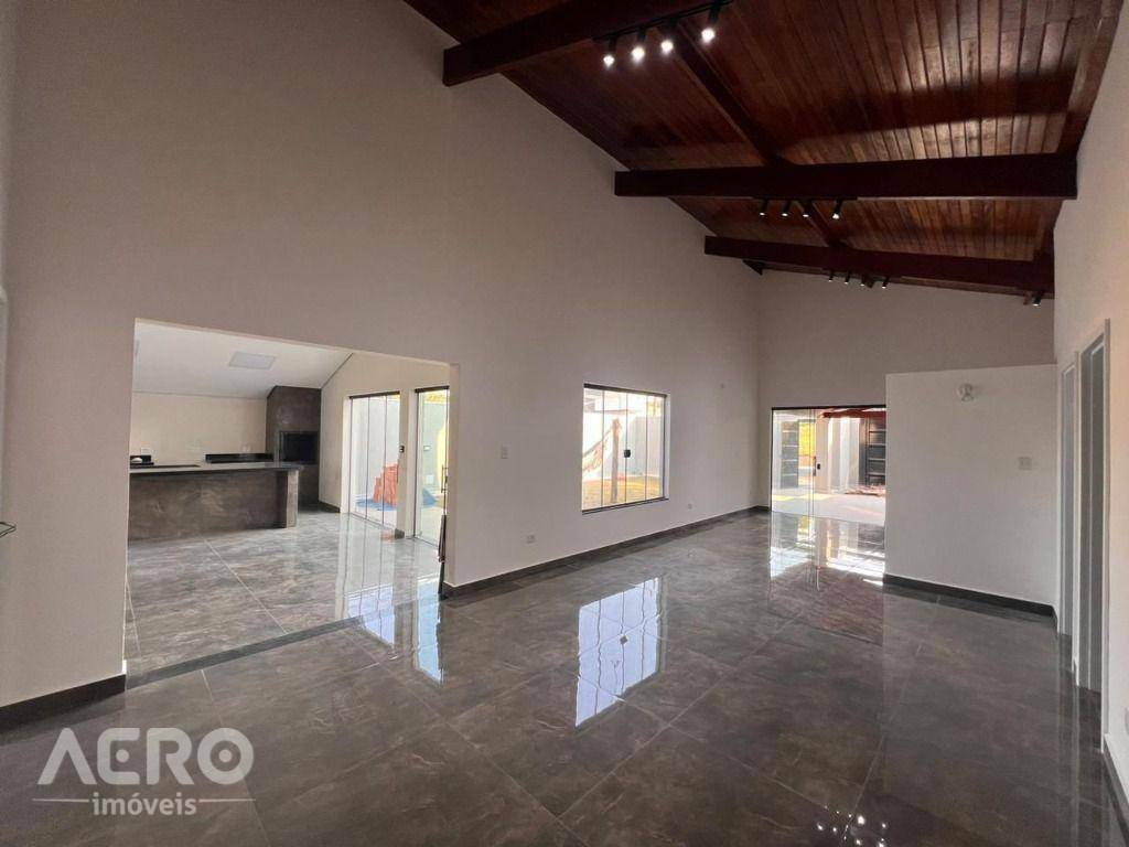 Casa de Condomínio para alugar com 2 quartos, 203m² - Foto 4