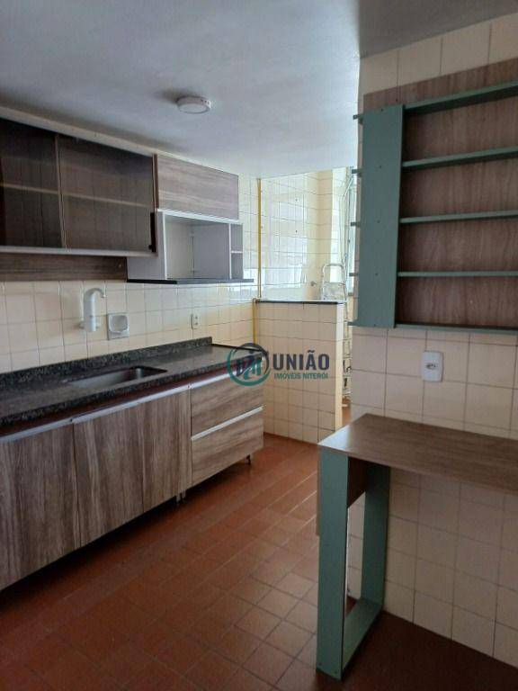 Apartamento à venda com 2 quartos, 75m² - Foto 1