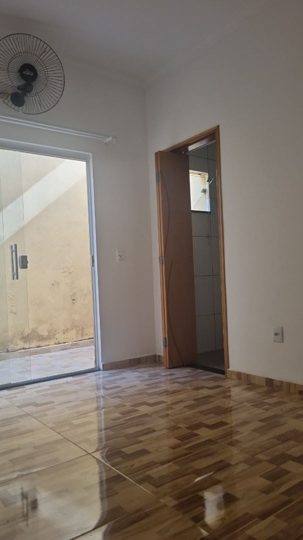 Casa à venda com 3 quartos, 350m² - Foto 2