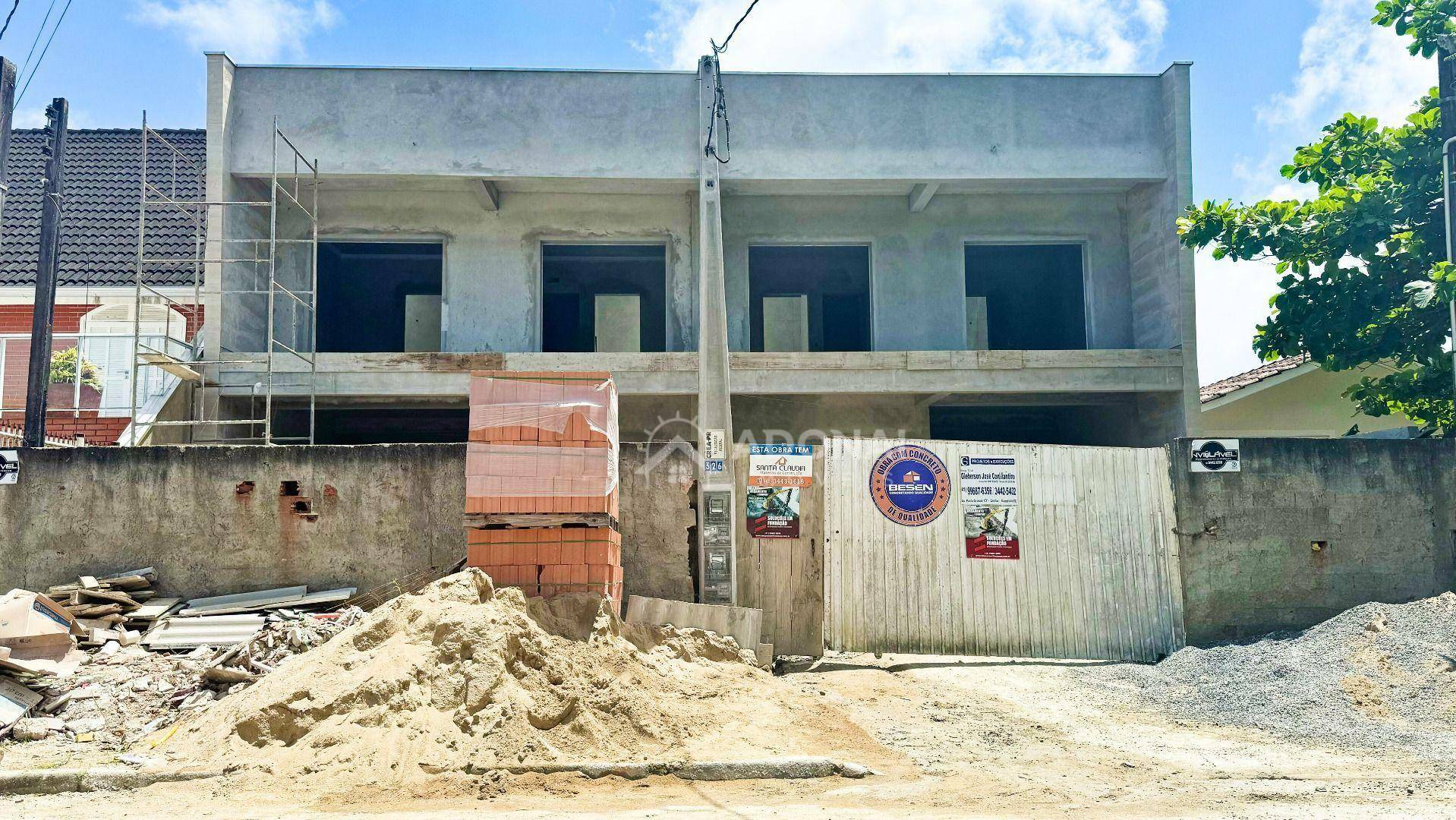 Sobrado à venda com 3 quartos, 190m² - Foto 1