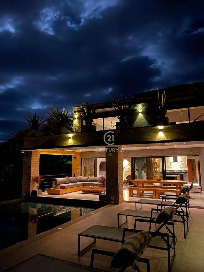 Casa de Condomínio à venda com 4 quartos, 296m² - Foto 2