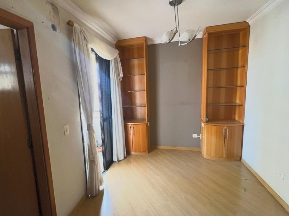 Apartamento à venda com 3 quartos, 140m² - Foto 17