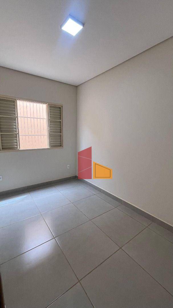 Casa à venda com 4 quartos, 109m² - Foto 9