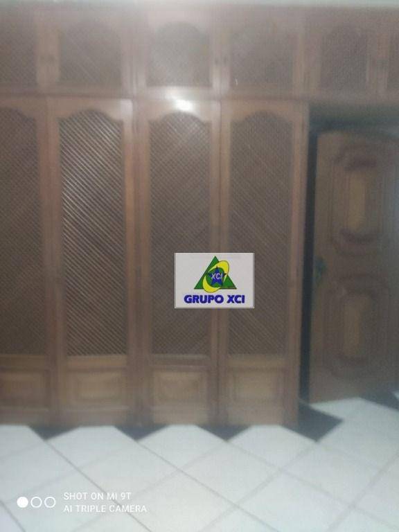 Casa à venda e aluguel com 3 quartos, 400m² - Foto 47