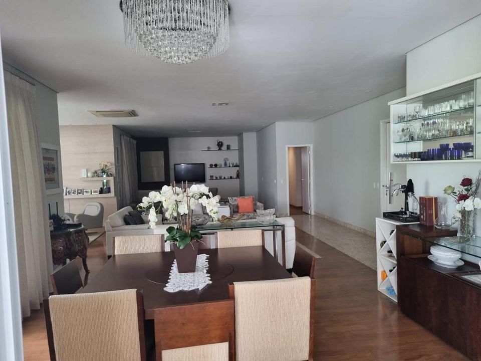 Apartamento à venda com 3 quartos, 322m² - Foto 2