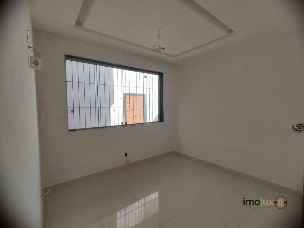 Casa à venda com 5 quartos, 250m² - Foto 8