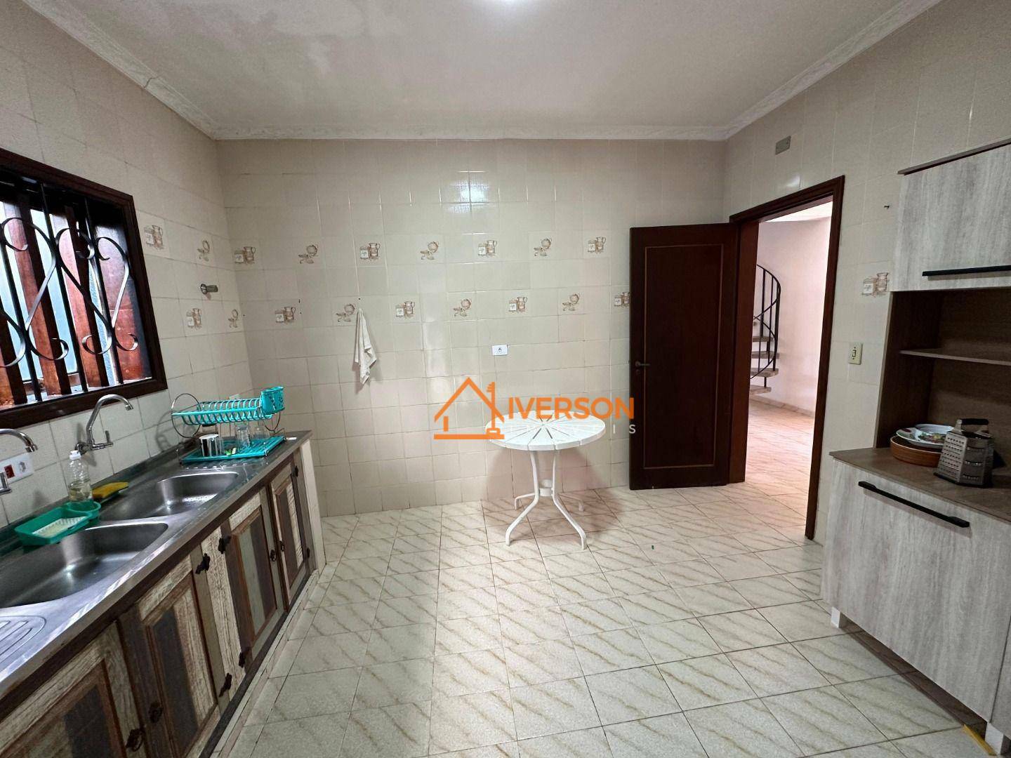 Casa à venda com 4 quartos, 189m² - Foto 8