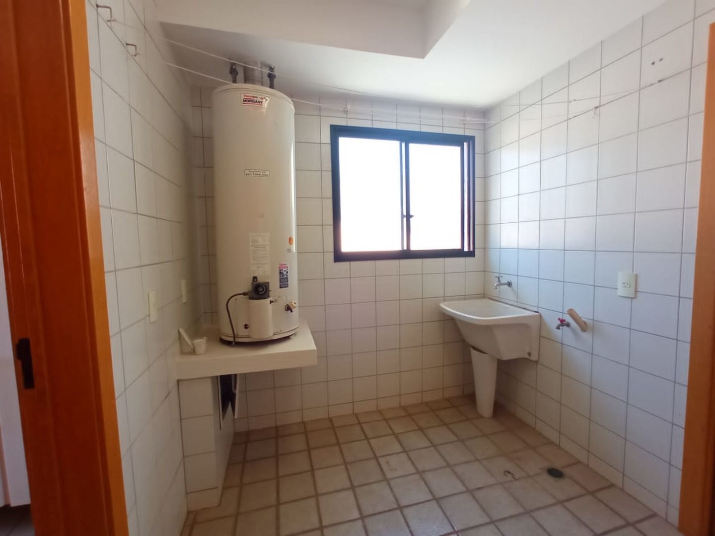 Apartamento para alugar com 3 quartos, 140m² - Foto 16