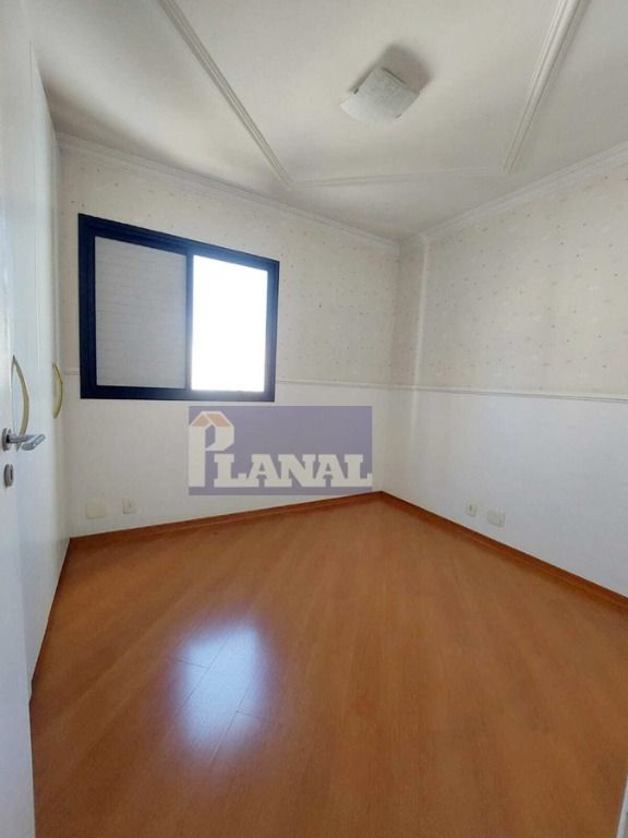 Apartamento à venda com 3 quartos, 75m² - Foto 4