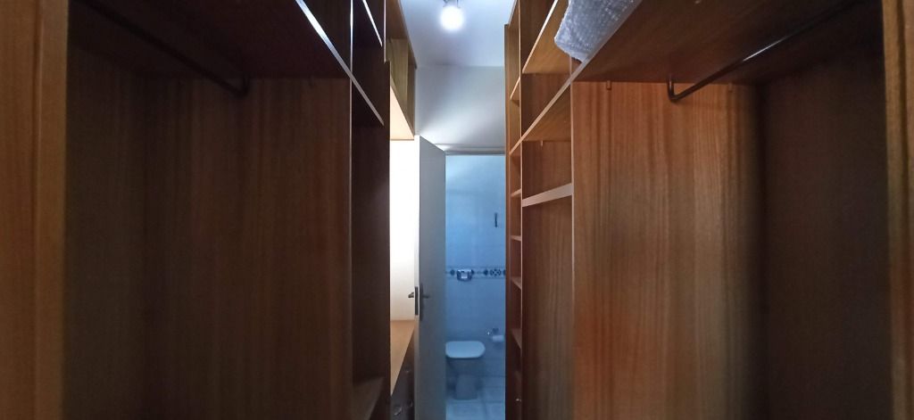 Apartamento para alugar com 3 quartos, 140m² - Foto 38