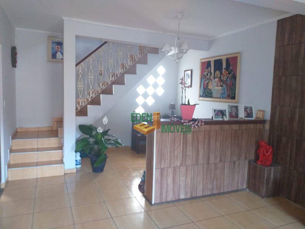 Casa à venda com 3 quartos, 209m² - Foto 3