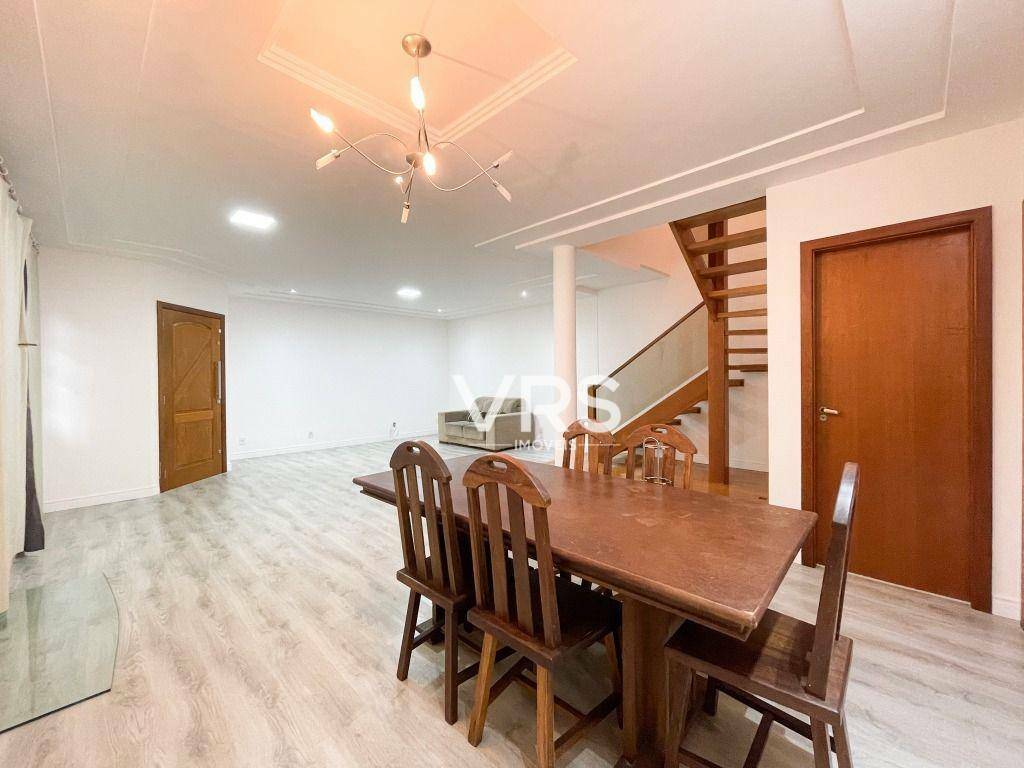 Casa à venda com 4 quartos, 195m² - Foto 8