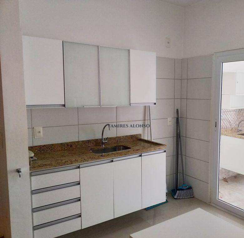 Casa à venda com 3 quartos, 105m² - Foto 6