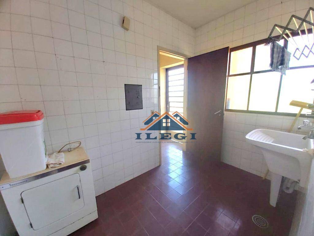 Casa à venda com 3 quartos, 264m² - Foto 13